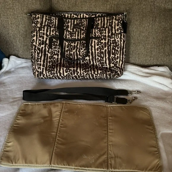 Gently Loved Coach Large Getaway Ocelot Print Nylon Diaper /Weekender Tote Bag - Picture 7 of 12